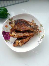 美味的炸鲫鱼