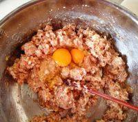 美味的油炸小肉丸做法图解8)