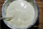 自制香蕉牛奶蛋糕做法图解6)