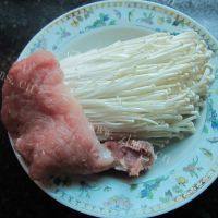 家常菜金针菇炒肉片做法图解1)