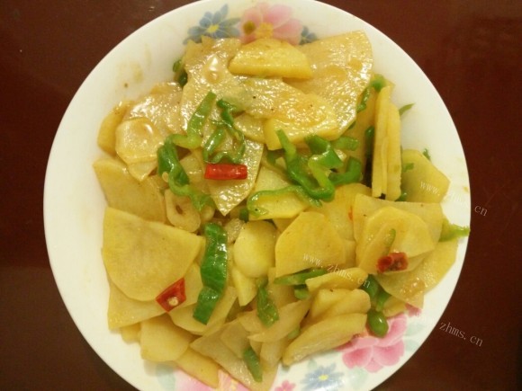 香气浓郁的青椒土豆片