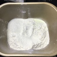 自制牛肉汉堡包做法图解1)