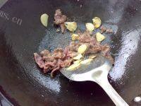 家常菜牛肉炒豆角做法图解3)