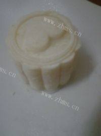 自制奶黄冰皮月饼做法图解15)