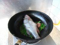 美味的红汤鲈鱼的做法图解五