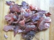 花菜炒腊肉做法图解2)