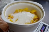 黄桃罐头做法图解5)