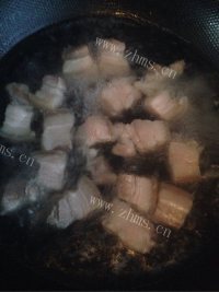 家常菜土豆红烧肉做法图解3)