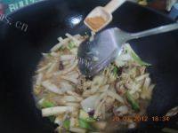 家常菜白菜梗炒肉做法图解12)
