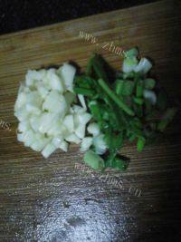 家常菜皮蛋豆腐做法图解3)