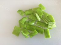美味的炒三色蔬做法图解3)