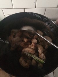 美味的红烧鸡脖做法图解4)