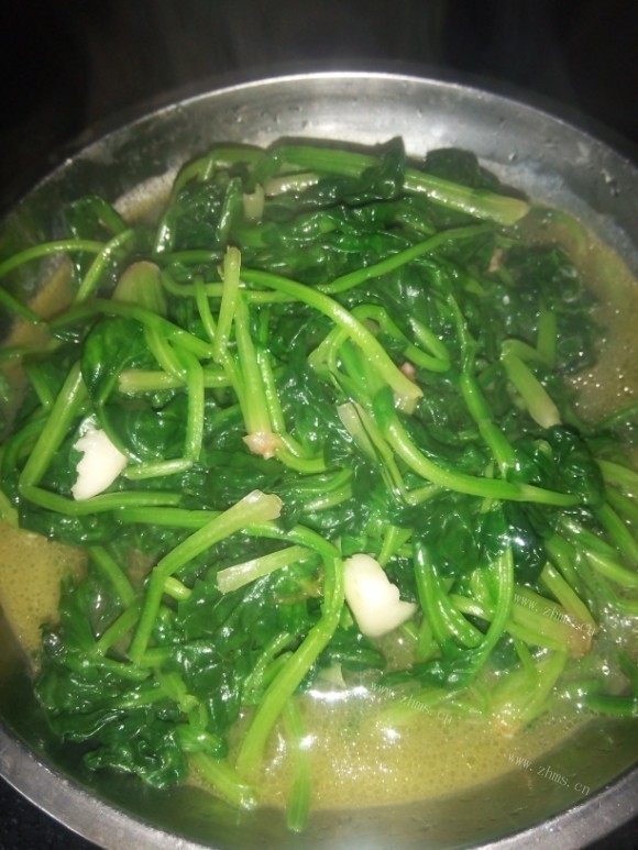 咸甜适中的清炒菠菜
