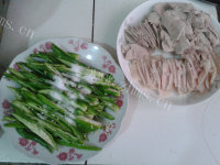特色菜青椒回锅肉做法图解2)