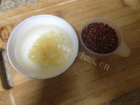 美味的银耳红豆豆浆做法图解1)