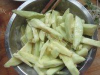 好吃不腻的剁椒烧茄子做法图解8)