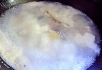 美味的鲫鱼豆腐汤做法图解8)
