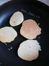 好吃的香蕉松饼做法图解8)