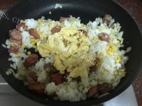 好吃的香肠玉米蛋炒饭做法图解9)