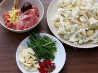 回味无穷的干煸花菜做法图解1)