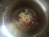 香气浓郁的韭菜炒鸡蛋做法图解3)