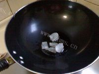 美味的冰糖肘子做法图解3)