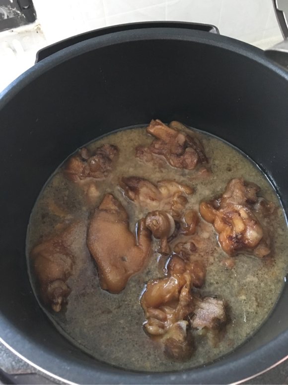 珍馐美味的炖猪蹄