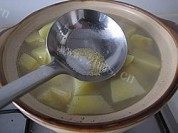土豆炖羊肉做法图解9)