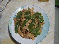 下饭菜尖椒炒干豆腐