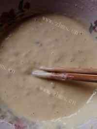 美味的香蕉松饼做法图解6)