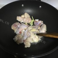 家常丝瓜炒鸡块做法图解4)