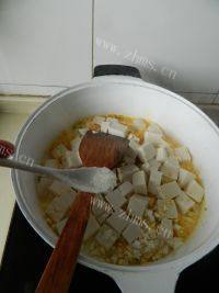 好吃的咸蛋烧豆腐做法图解10)