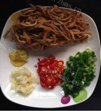 家常菜干豆角炒肉做法图解2)