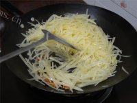 记忆中的醋溜土豆丝做法图解4)