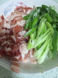 美味的豆角焖面做法图解2)