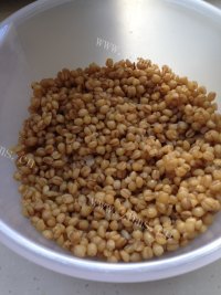 美味的红烧肉麦仁做法图解1)
