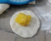 好吃的奶黄馅包做法图解5)