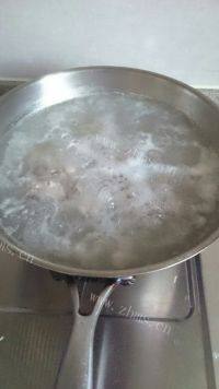 美味的芸豆烧排骨做法图解3)
