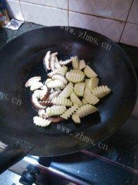 家常菜佛手瓜炒肉做法图解5)
