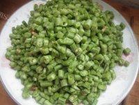 让人怀念的肉末豇豆做法图解3)