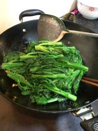 美味炒芥蓝做法图解6)