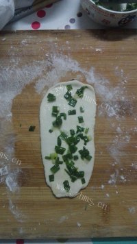 香酥的快手葱油饼做法图解3)