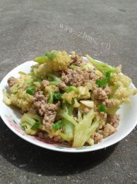 肉末炒菜花做法图解9)