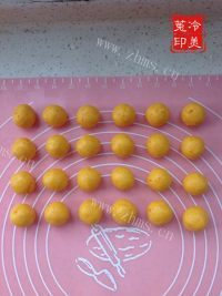 自制南瓜饼干做法图解15)