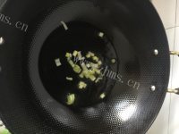 简单的芹菜炒肉做法图解5)