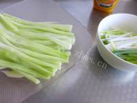 色泽鲜亮的白灼芥蓝做法图解3)