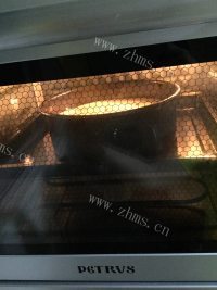自制蔓越莓戚风蛋糕做法图解25)