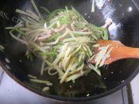 诱人的青椒土豆丝
