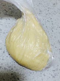 香气浓郁的传统五仁月饼做法图解8)