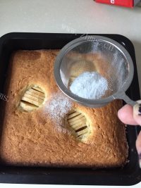 美味营养的苹果蛋糕做法图解12)